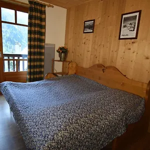 https://chalets-clovis-i-ii.hotels-rhonealpes.com