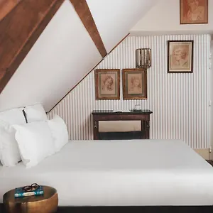 Madeleine De Senlis Hotel